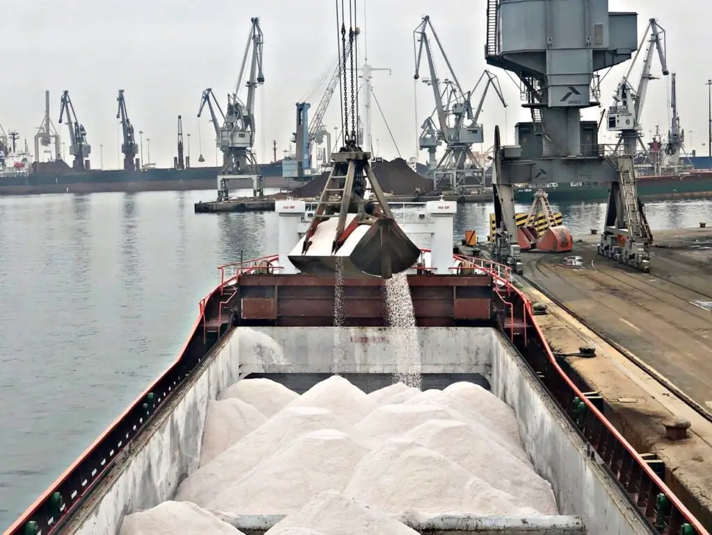 Export-Import with legacy Salt Manufacturer in Gandhidham, India